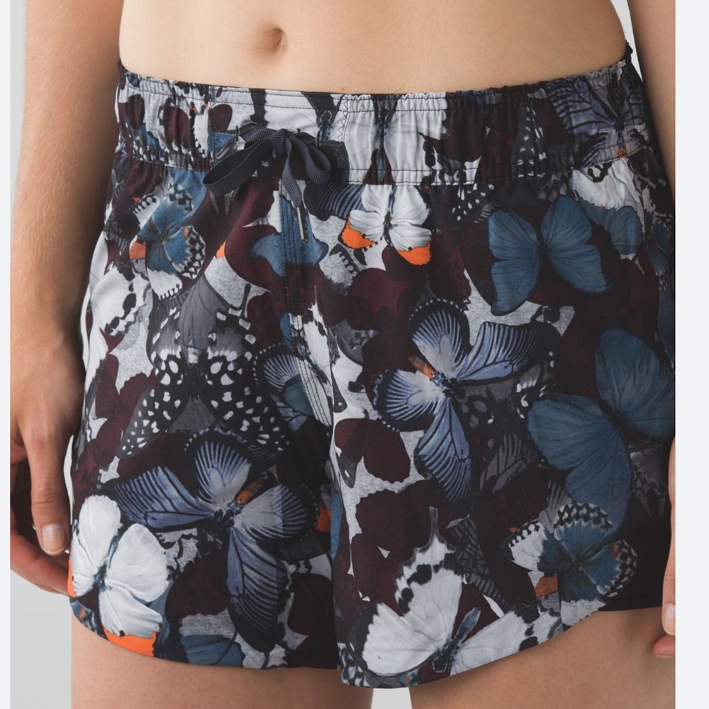 Lululemon Go the Distance REVERSIBLE shorts 12 BIGGIE SO FLY BUTTERFLY PIZZAZZ